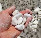 Щебень белый галтованный