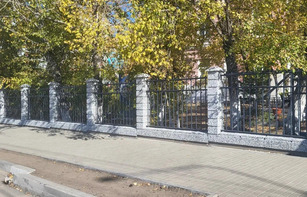 Заборный блок с цветным щебнем 300х300х200 мм