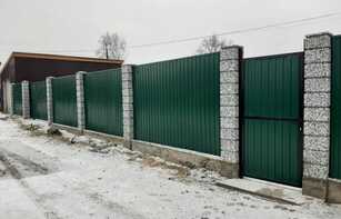 Заборный блок из окрашенного щебня 400х300х200 мм