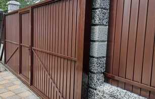 Заборный блок из окрашенного щебня 400х300х200 мм