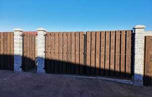 Заборный блок с цветным щебнем 300х300х200 мм