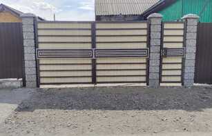 Заборный блок с цветным щебнем 300х300х200 мм