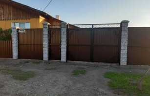 Заборный блок с цветным щебнем 300х300х200 мм