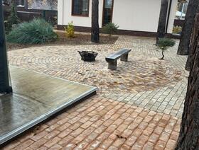 Брук трапеция не острая жёлто-оранжевый коричневый и светло-бежевый