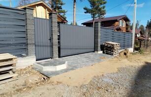 Заборный блок из окрашенного щебня 400х300х200 мм