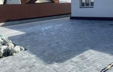 Старые камни тёмно-серый