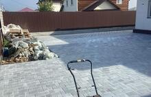 Старые камни тёмно-серый