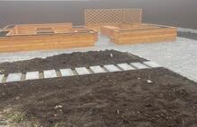 Старые камни тёмно-серый