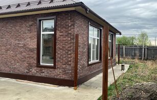 Фасадная термопанель с бетонным рельефным кирпичом