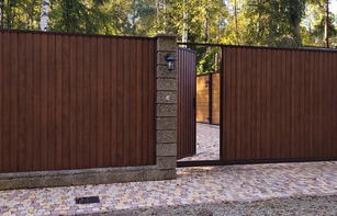 Заборный блок из окрашенного щебня 400х300х200 мм