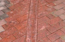 Тротуарный кирпич красный мрамор
